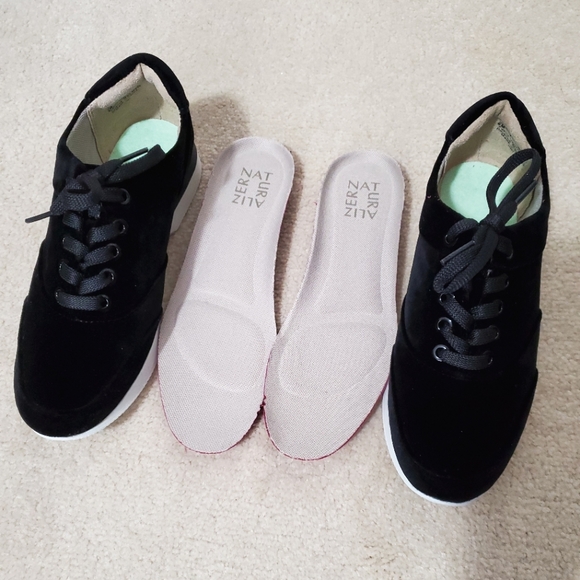 Naturalizer Jimi black velvet lace up sneakers shoes 6 padded white rubber sole - Picture 13 of 14